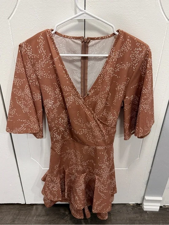NWOT Brown and White Short Sleeve Romper - Picture 1 of 7